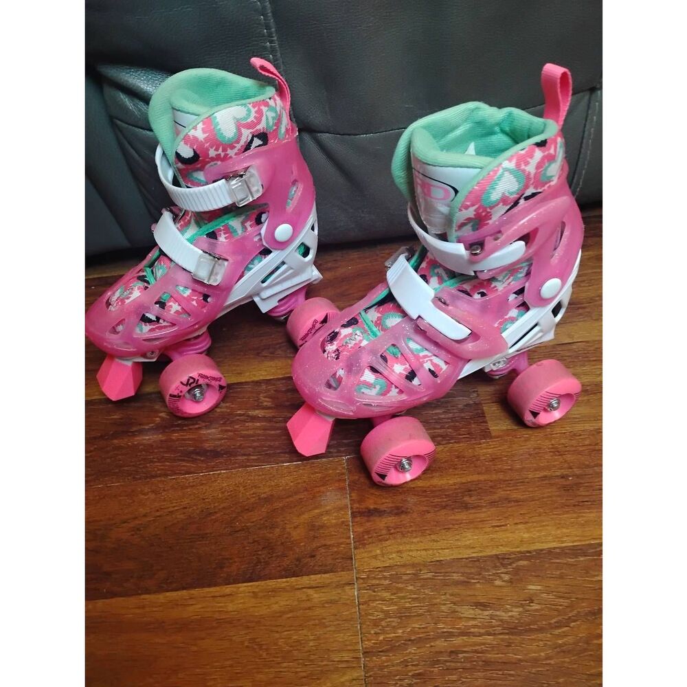 Roller derby adjustable roller skates